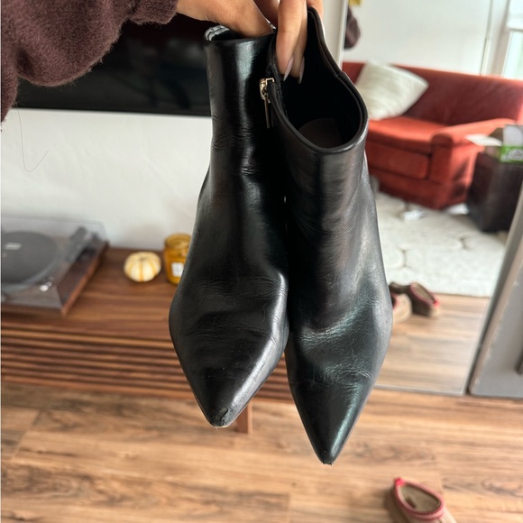 Black pointed toe bootie - Picture 4 of 4